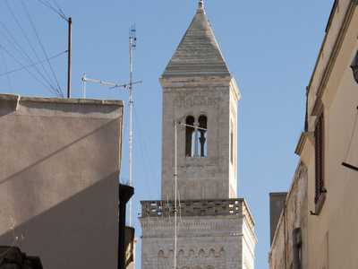 ...cos� come la parte terminale del campanile...